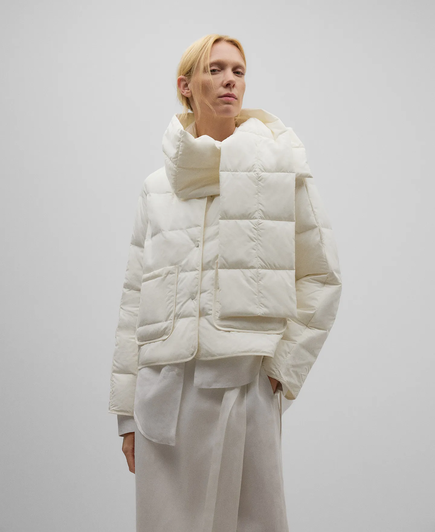 Chaqueta acolchada con bufanda mujer